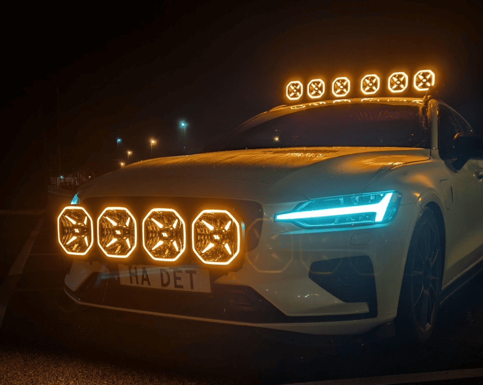LuminaLights Power X6 på ett fordon